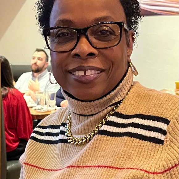 Meet your Posher, Sherry - Picture 3 of 3